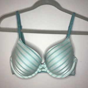 💎 Victoria’s Secret striped padded bra